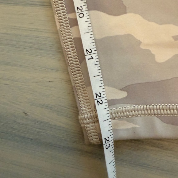 Athleta Camo Elation 7/8 Tights Leggings Women’s Medium NWOT - Picture 6 of 6